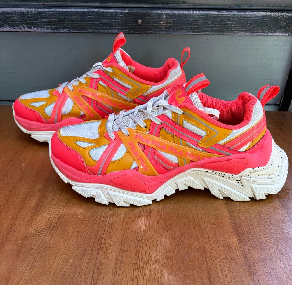 FILA Electrove 2 Women’s 9.5 Coral Pink Orange Chunky Sneakers 5RM02199-130